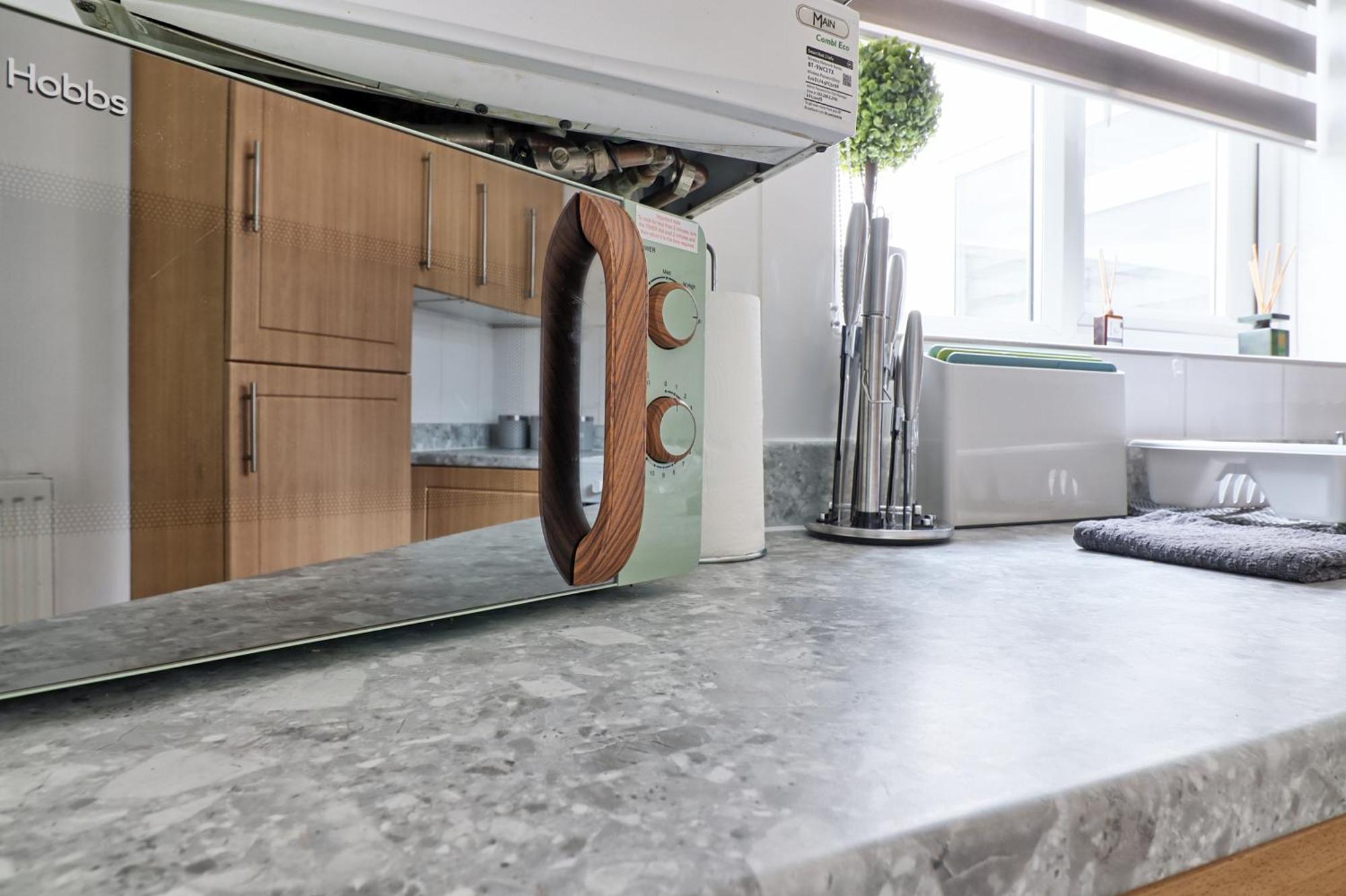 Luxury 3-Bed Apartment Near To London With Parking Хорнчерч Экстерьер фото