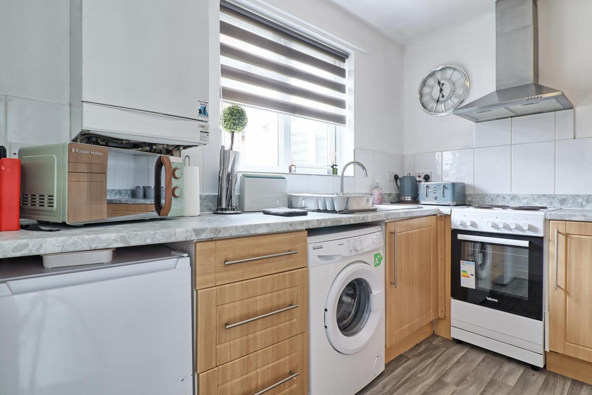 Luxury 3-Bed Apartment Near To London With Parking Хорнчерч Экстерьер фото